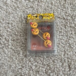 Kissie Face Emoji Nipple Rings